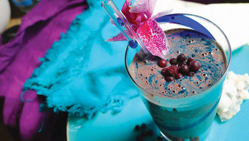 Into the Blue Superfood Smoothie LA YOGA