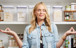holiday hosting tips with Everyday Chic Author Molly Sims