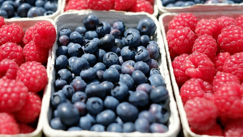 berries farmers' market produce 