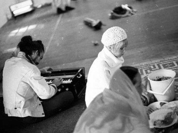 George and Pattie Kirtan offering Prasadam